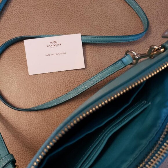 Coach double compartment crossbody bag, teal leather. - Picture 7 of 10